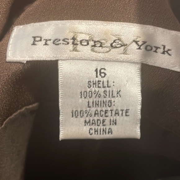 Preston and York 100 percent Silk Zip Up Jacket - Picture 2 of 2